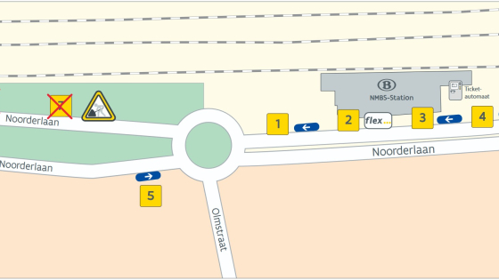 Een overzichtsplan van de bushaltes aan het station